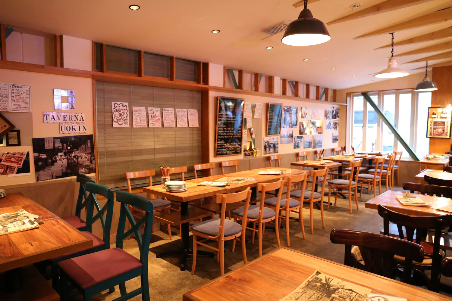 新宿でおすすめのイタリアン「TAVERNA UOKIN 西新宿」の内観